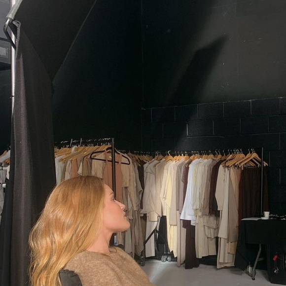 Rosie Huntington-Whiteley, enceinte de son deuxième enfant. Janvier 2022.