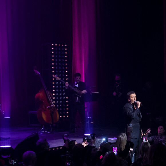 Exclusif - Dany Brillant en concert de la tournée "Dany Brillant chante Aznavour" au Dôme de Paris - Palais des Sports le 4 février 2022. © Cyril Moreau / Bestimage