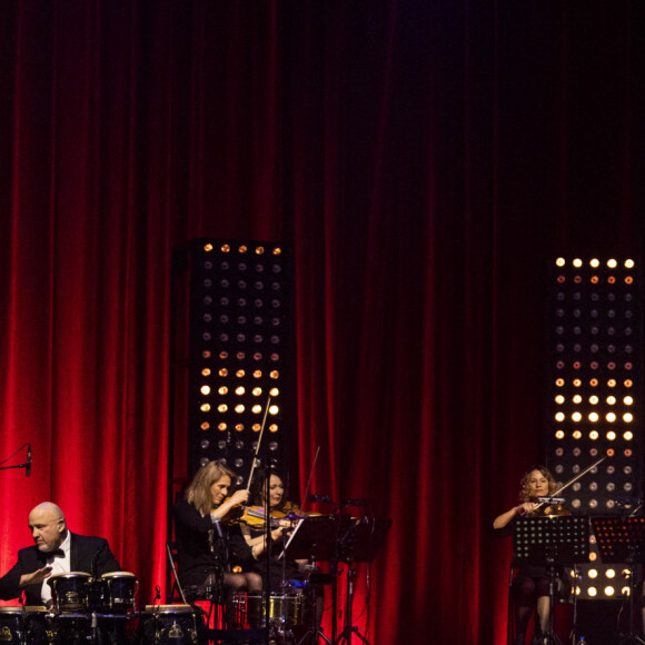 Exclusif - Dany Brillant en concert de la tournée "Dany Brillant chante Aznavour" au Dôme de Paris - Palais des Sports le 4 février 2022. © Cyril Moreau / Bestimage