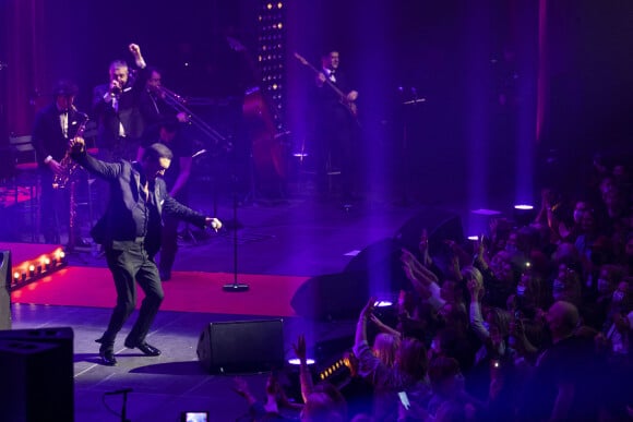 Exclusif - Dany Brillant en concert de la tournée "Dany Brillant chante Aznavour" au Dôme de Paris - Palais des Sports le 4 février 2022. © Cyril Moreau / Bestimage