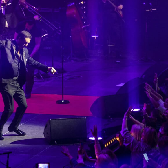 Exclusif - Dany Brillant en concert de la tournée "Dany Brillant chante Aznavour" au Dôme de Paris - Palais des Sports le 4 février 2022. © Cyril Moreau / Bestimage