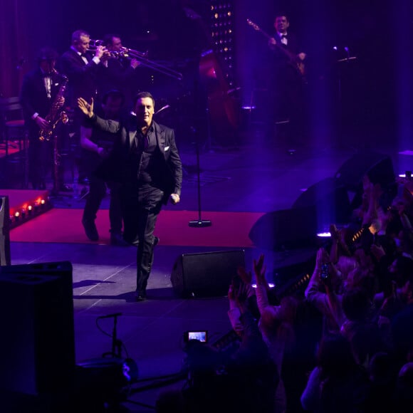Exclusif - Dany Brillant en concert de la tournée "Dany Brillant chante Aznavour" au Dôme de Paris - Palais des Sports le 4 février 2022. © Cyril Moreau / Bestimage