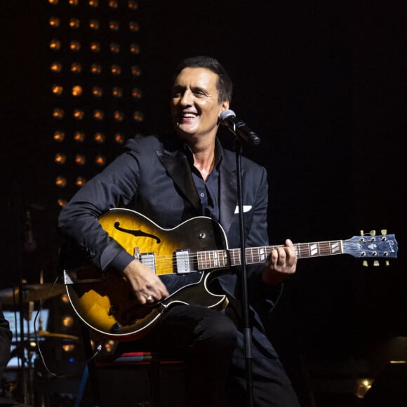 Exclusif - Dany Brillant en concert de la tournée "Dany Brillant chante Aznavour" au Dôme de Paris - Palais des Sports le 4 février 2022. © Cyril Moreau / Bestimage