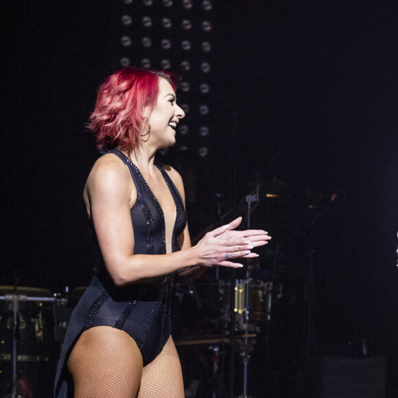 Exclusif - Dany Brillant et les danseurs Maxime Dereymez et Jemma Armstrong lors du concert de la tournée "Dany Brillant chante Aznavour" au Dôme de Paris - Palais des Sports le 4 février 2022. © Cyril Moreau / Bestimage