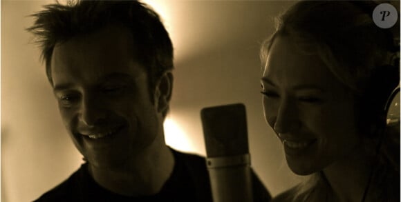David Hallyday et sa soeur Laura Smet en studio, le 30 décembre 2009, pour enregister On se fait peur !