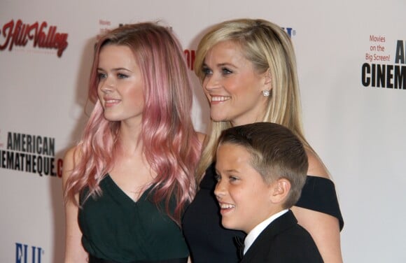 Reese Witherspoon avec ses enfants Ava et Deacon - American Cinematheque Awards à l'hôtel The Hyatt Regency à Century City, le 30 novembre 2015.