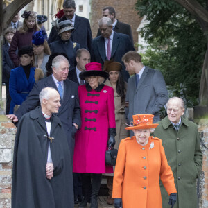 Kate Catherine Middleton, enceinte et le prince William, duc de Cambridge avec le prince Harry et sa fiancée Meghan Markle, Le prince Charles, prince de Galles et Camilla Parker Bowles, La reine Elisabeth II et le prince Philip Duc d'Édimbourg - La famille royale d'Angleterre arrive à l'église St Mary Magdalene pour la messe de Noël à Sandringham le 25 décembre 2017