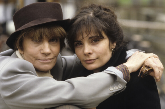 Archives - Nadine Trintignant et sa fille Marie Trintignant à Paris. Le 15 avril 1994.