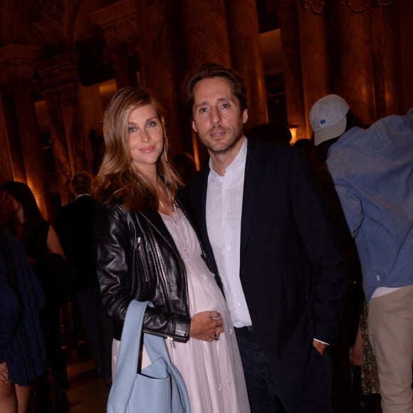 Exclusif - Ophélie Meunier (enceinte) et son mari Mathieu Vergne - Dîner Etam après le défilé Etam Live Show 2021 à l'Opéra Garnier à Paris, le 4 octobre 2021. © Rachid Bellak / Bestimage 