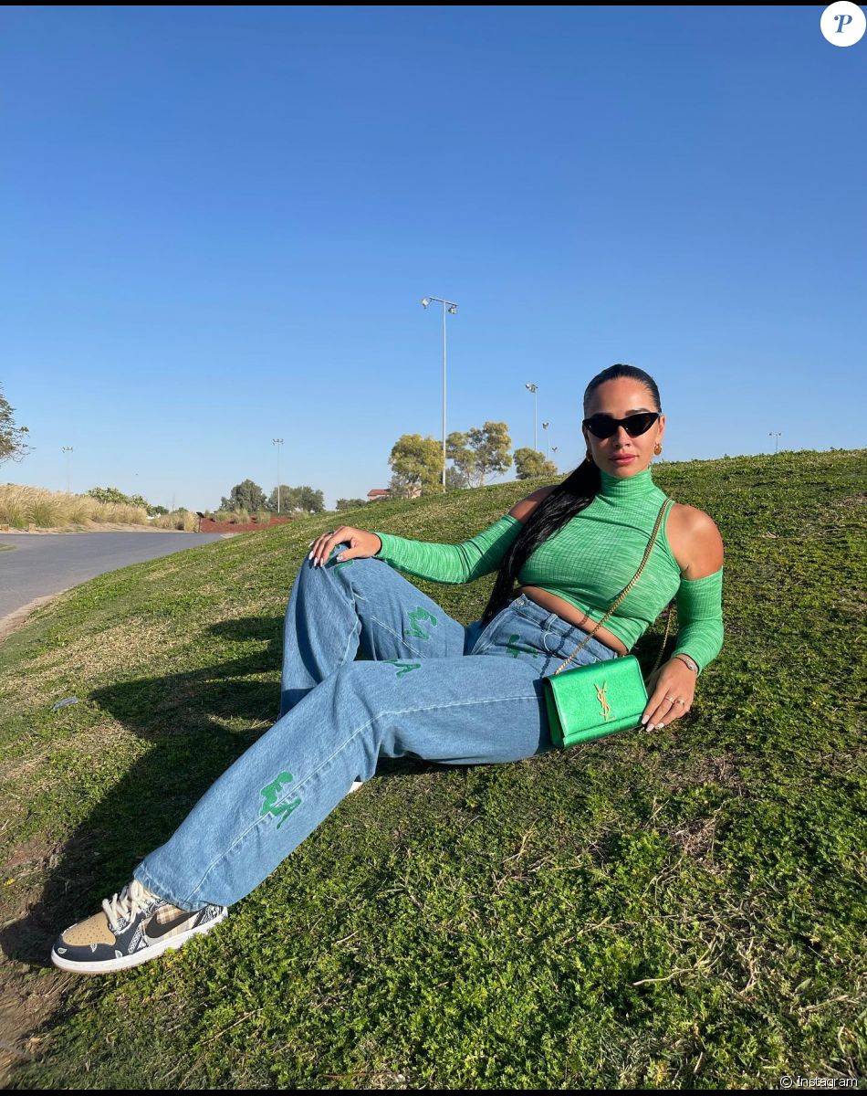 Jazz pose sur Instagram