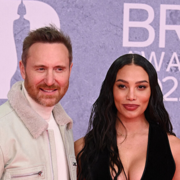 David Guetta et sa compagne Jessica Ledon assistent aux BRIT Awards 2022 à l'O2, à Londres.