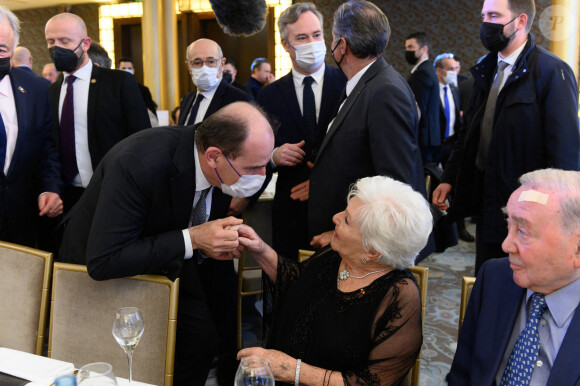 Le premier ministre Jean Castex et Line Renaud - Dîner annuel du Conseil de Coordination des organisations Arméniennes de France (CCAF) à L'Hôtel du Collectionneur à Paris le 8 février 2022