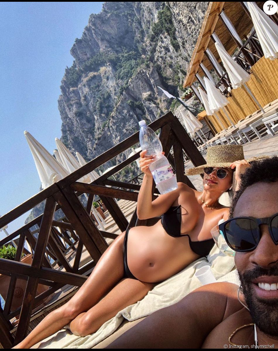 Shay Mitchell sur Instagram.