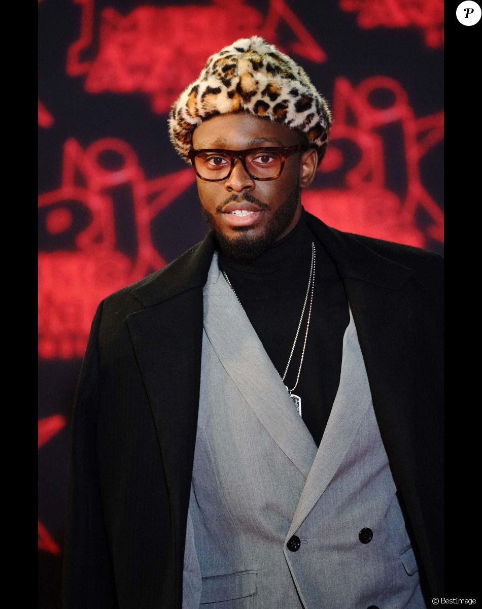 Dadju lors de la 23ème édition des NRJ Music Awards 2021 au Palais des Festivals de Cannes, le 20 novembre 2021.
