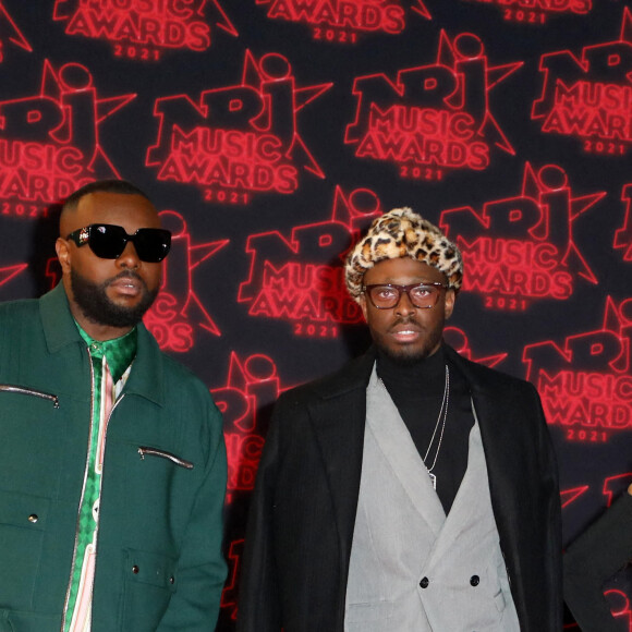 Gims, Dadju lors de la 23ème édition des NRJ Music Awards 2021 au Palais des Festivals de Cannes, le 20 novembre 2021. © Dominique Jacovides/Bestimage 