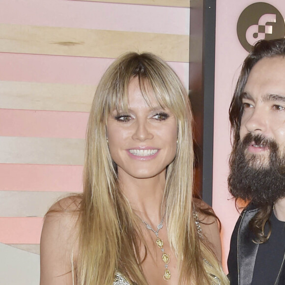 Heidi Klum et son mari Tom Kaulitz au photocall "Homecoming Weekend" au Pacific Center à Los Angeles, le 11 février 2022.