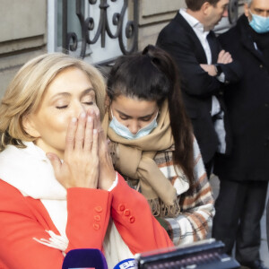 Valérie Pécresse, candidate LR à l'élection présidentielle 2022, sort d'un rendez-vous avec l'ancien président Nicolas Sarkozy dans ses bureaux de la rue Miromesnil à Paris le 11 février 2022.