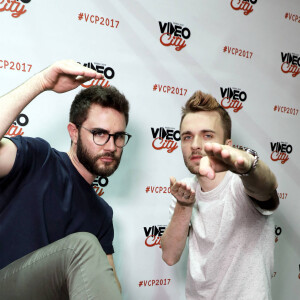 Cyprien Iov, Squeezie - Vidéo City Paris 2017 au parc des expositions de la porte de Versailles à Paris, le 9 avril 2017. Plusieurs milliers d'ados ont fait la queue pour approcher leurs idoles au salon des youtubeurs. © Dominique Jacovides/Bestimage 