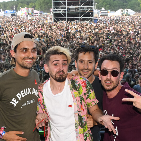 Kezah, Freddy, Cyprien, Claudia Tagbo, Luc Barruet, Natoo, Hugo Travers, Squeezie et Joyca lors de la Color Party - 21ème édition du festival Solidays à l'hippodrome de Longchamp à Paris le 23 juin 2019. © Lionel Urman/Bestimage