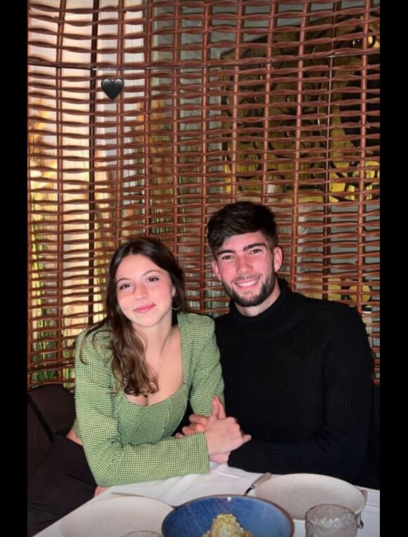 Theo Zidane (fils de Zinédine Zidane) et sa petite amie Alba Lorini dînent en amoureux pour la Saint-Valentin. Story Instagram du 15 février 2022.