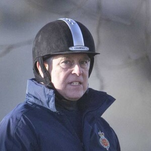 Le prince Andrew, duc d'York, va faire une balade à cheval dans le parc du château de Windsor le 9 Decembre 2021. 