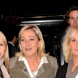 Marion Maréchal, sa mère Yann Le Pen et sa tante Marine Le Pen - Cocktail dînatoire pour célébrer les 9 ans de "L'Aventure" à Paris le 13 novembre 2012.