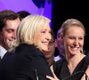 Marine Le Pen et Marion Maréchal - Meeting entre les deux tours des élections régionales de Marine Le Pen, en présence de toutes les têtes de listes du Front National, à la salle Wagram, Paris le 10 Décembre 2015.