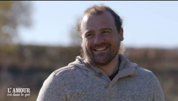 Guillaume lors du tournage de son portrait de "L'amour est dans le pré 2022", diffusé le 21 février, sur M6