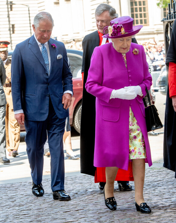 Le prince Charles arrive à l'abbaye de Westminster avec sa mère la reine Elisabeth II D'Angleterre pour inaugurer une exposition le 8 juin 2018. 