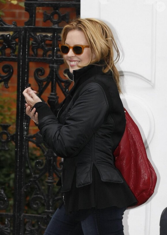 Kylie Minogue à Londres devant son domicile le 11 janvier 2010