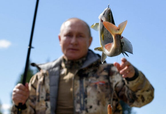 Le président Russe Vladimir Poutine se met en scène lors de récentes vacances en Sibérie. Au programme : chasse et pêche - 2021