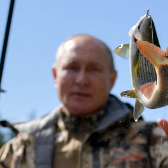 Le président Russe Vladimir Poutine se met en scène lors de récentes vacances en Sibérie. Au programme : chasse et pêche - 2021