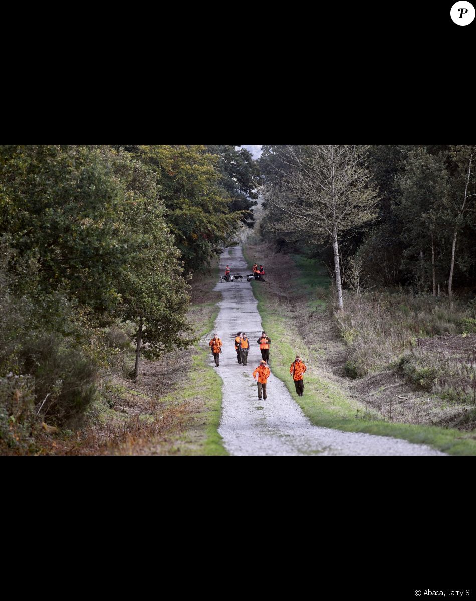 Chasseurs en gilets orange - Photo de Jarry S/ANDBZ/ABACAPRESS.COM