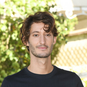 Pierre Niney - Photocall du film "Boite noire" lors du 14ème Festival du Film Francophone d'Angoulême. Le 29 août 2021 © Coadic Guirec / Bestimage