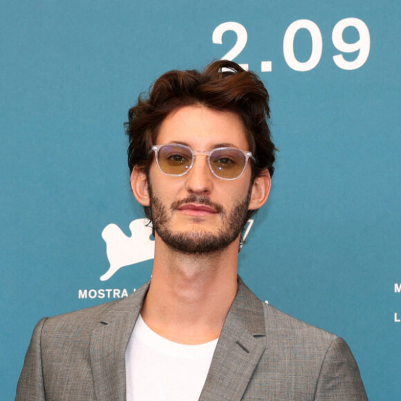 Pierre Niney - Photocall du film "Amants" lors de la 77ème édition du festival international du film de Venise (Mostra) le 3 septembre 2020. 