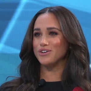 Meghan Markle sur le plateau de l'émission "Minding the Gap" à Los Angeles, le 9 novembre 2021.