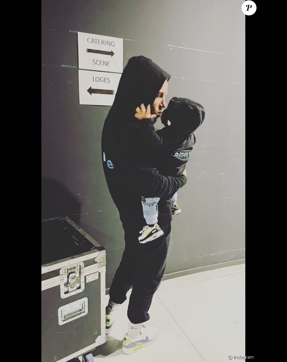 Julien Doré et son fils sur Instagram, le 23 février 2022.