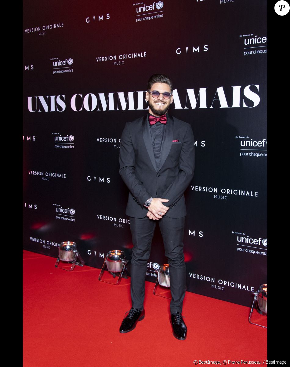 Rayane Bensetti au photocall de la soirée "Unis comme jamais" au profit de l'Unicef, au pavillon Cambon à Paris. Le 8 novembre 2021 © Pierre Perusseau / Bestimage