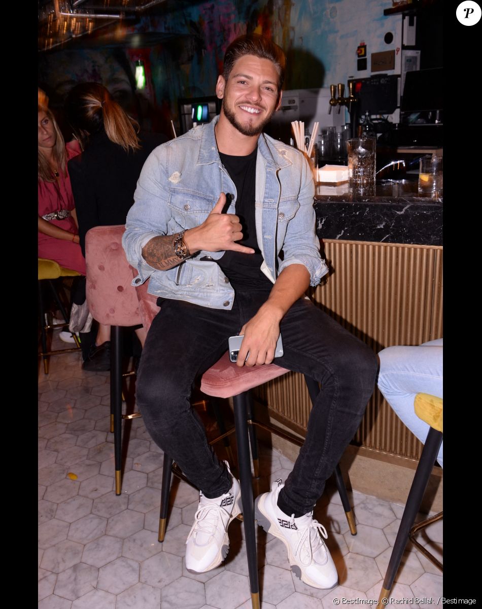 Exclusif - Rayane Bensetti lors de la soirée de lancement du Fridge, le nouveau comedy club de Kev Adams à Paris le 24 septembre 2020. © Rachid Bellak / Bestimage