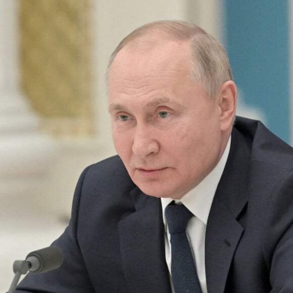 Le président russe Vladimir Poutine est vu lors d'une réunion avec des membres du monde des affaires russe au Kremlin de Moscou, Russie, le 24 février 2022.