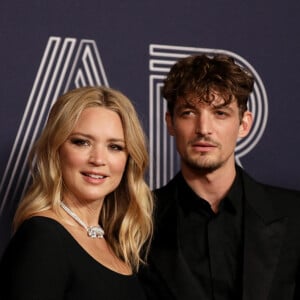 Virginie Efira et son compagnon Niels Schneider (en YSL) - Photocall de la 47ème édition de la cérémonie des César à l'Olympia à Paris, le 25 février 2022. © Borde-Jacovides/Bestimage 