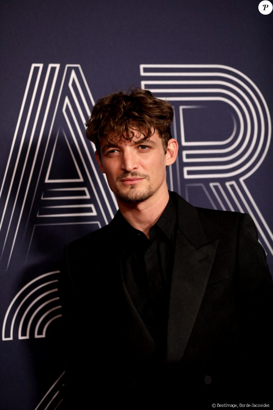 Niels Schneider En Ysl Photocall De La 47eme Edition De La Ceremonie Des Cesar A L Olympia A Paris Le 25 Fevrier 22 C Borde Jacovides Bestimage Purepeople
