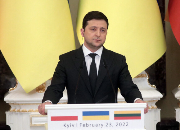 Le président d'Ukraine, Volodymyr Zelensky - Le président d'Ukraine, Volodymyr Zelensky rencontre ses homologues polonais, Andrzej Duda et lithuanien, Gitanas Nauseda à Kiev, sur fond de conflit de l'Ukraine avec la Russie. Le 23 février 2022. 