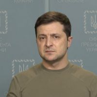 Guerre en Ukraine : Une interprète fond en larmes face aux mots du président Zelensky