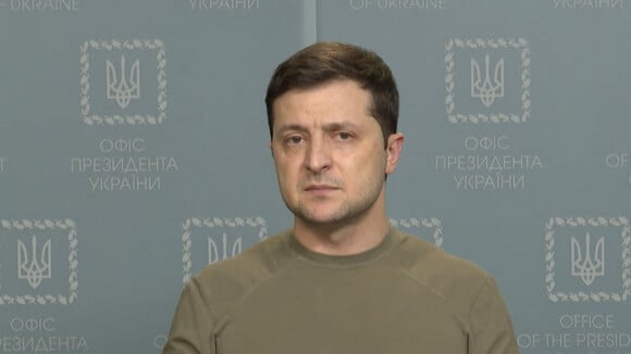 Guerre en Ukraine : Une interprète fond en larmes face aux mots du président Zelensky