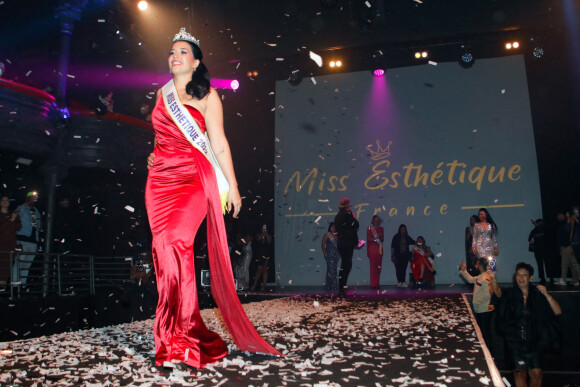 Anaïs Bressy, Miss Esthétique 2022, est la lauréate de la première édition du concours "Miss Esthétique", consacré à la diversité de la beauté féminine. Paris, le 27 février 2022. © Christophe Clovis / Bestimage