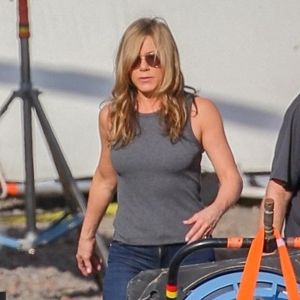 Exclusif - Jennifer Aniston est sur le tournage du film "Murder Mystery 2" à Waikiki, Hawaï le 3 février 2022.