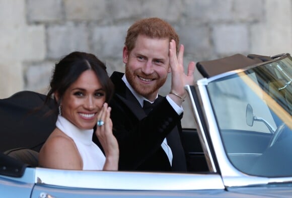 Meghan Markle a porté la bague aigue-marine de Lady Diana pour la réception de son mariage avec le prince Harry, le 19 mai 2018.