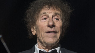 Alain Souchon : Sa mère, malade d'Alzheimer, le confondait avec un célèbre homme politique...