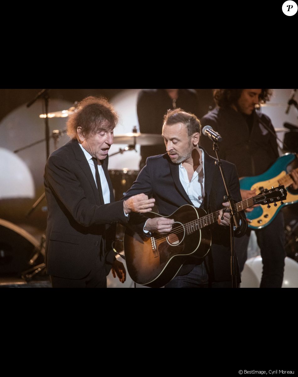 Alain Souchon (Album de l'année "Ames Fifties") et son fils Pierre Souchon - 35ème cérémonie des Victoires de la musique à la Seine musicale de Boulogne-Billancourt, le 14 février 2020. © Cyril Moreau/Bestimage